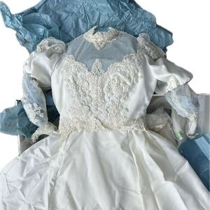 Vintage Ivory Wedding Dress Lace Victorian Edwardian Cathedral Train with Veil…